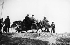 A veteran car and passengers at Great Orme's Head, Wales, 1903. Artist: Unknown