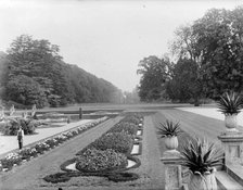 East Garden (Italian Garden), Blenheim Palace, Woodstock, Oxfordshire, 1900. Artist: Henry Taunt