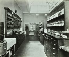 Dispensary for out-patients, Hammersmith Hospital, London, 1935. Artist: Unknown.