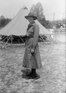 Woman's National Service School, Under Woman's Section, Navy League, Mrs. H.B. Joy, 1916. Creator: Harris & Ewing.