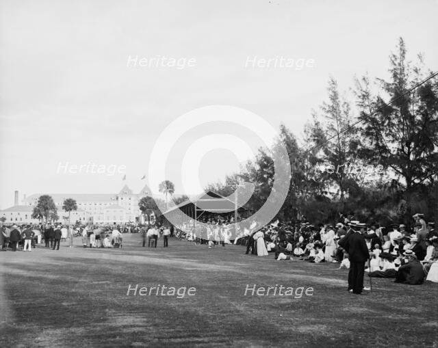 Field day sports, Palm Beach, Fla., between 1900 and 1905. Creator: Unknown.