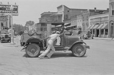 Street scene, Greensboro, Alabama, 1936. Creator: Walker Evans.
