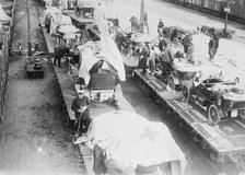Loading German Red Cross supplies, between 1914 and c1915. Creator: Bain News Service.