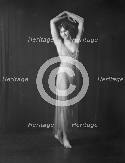 Neyder, Miss, 1923 July 6. Creator: Arnold Genthe.