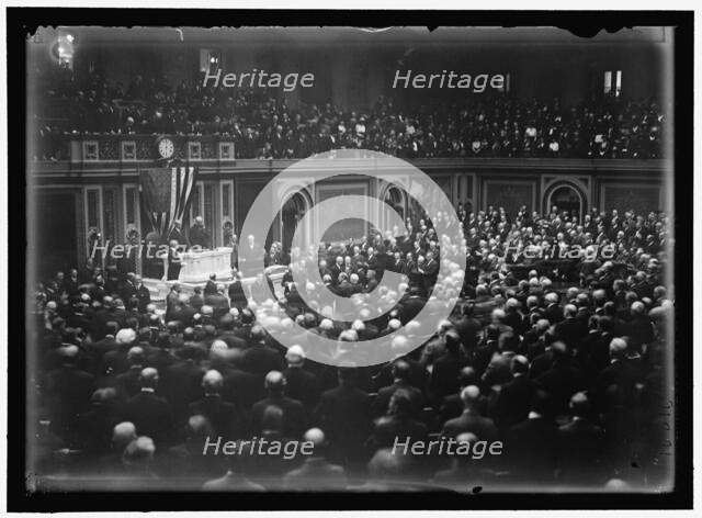 Woodrow Wilson before Congress, between 1913 and 1918. Creator: Harris & Ewing.