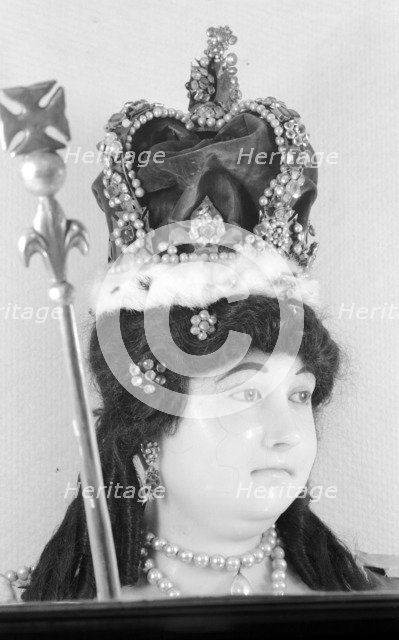 Royal funeral effigy of Queen Anne, Westminster Abbey, London, 1945-1980. Artist: Eric de Maré
