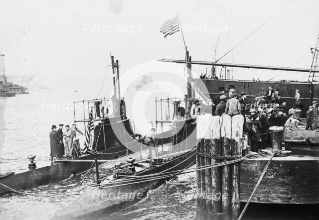 USS Snapper & USS Stingray, between c1910 and c1915. Creator: Bain News Service.
