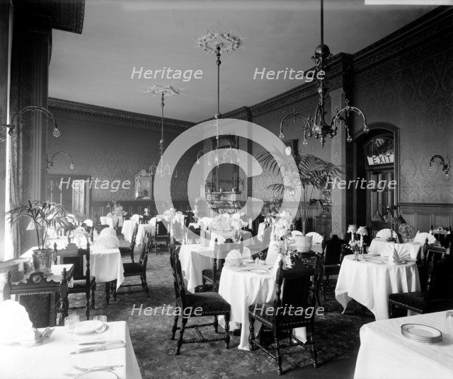 Venetian Dining-Room, St Pancras Hotel, Camden, London, 1907. Creator: Bedford Lemere and Company.