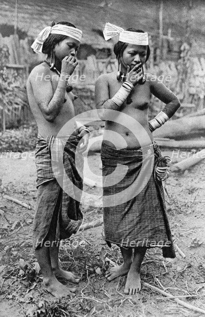 Lisum women of central Borneo, 1922. Artist: Dr Charles Hose