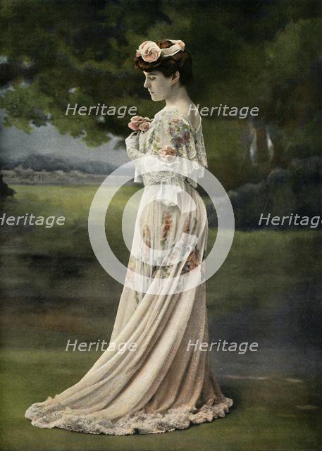 'Theatre Du Vaudeville. - L'Esboufe - Suzanne Despres, role de Mme Richter-Mme Belgrand', 1904. Creator: Unknown.