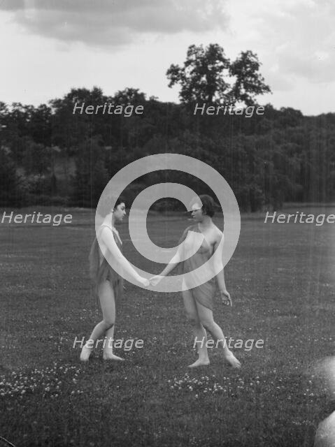 Elizabeth Duncan dancers, between 1916 and 1941. Creator: Arnold Genthe.