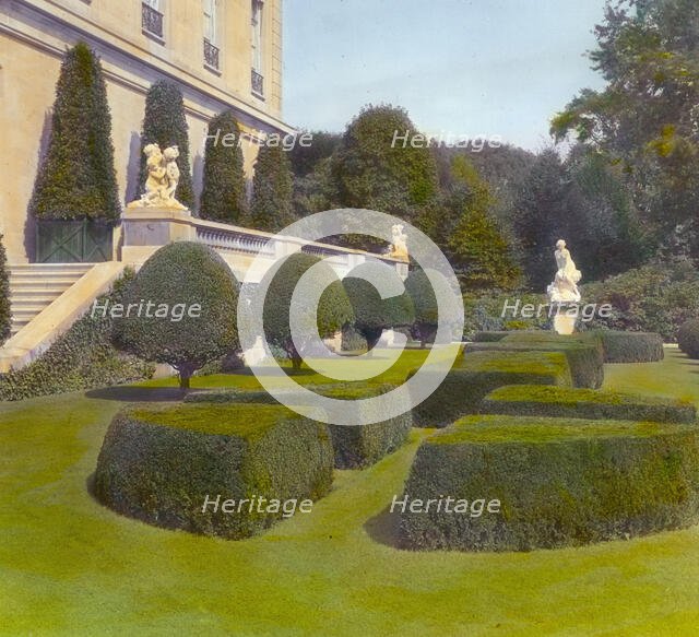 "The Elms," Edward Julius Berwind, 367 Bellevue Avenue, Newport, Rhode Island, 1914. Creator: Frances Benjamin Johnston.