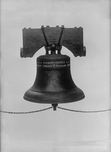 Liberty Loans - Liberty Bell, Replica, 1918. Creator: Harris & Ewing.