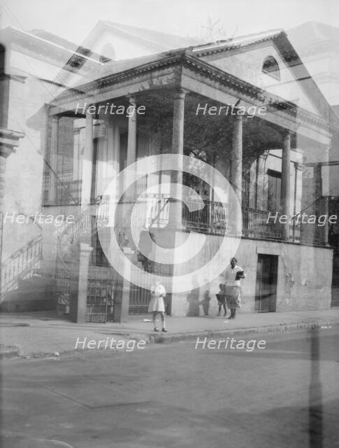 General Beauregard's house, 1113 Chartres Street, New Orleans, between 1920 and 1926. Creator: Arnold Genthe.