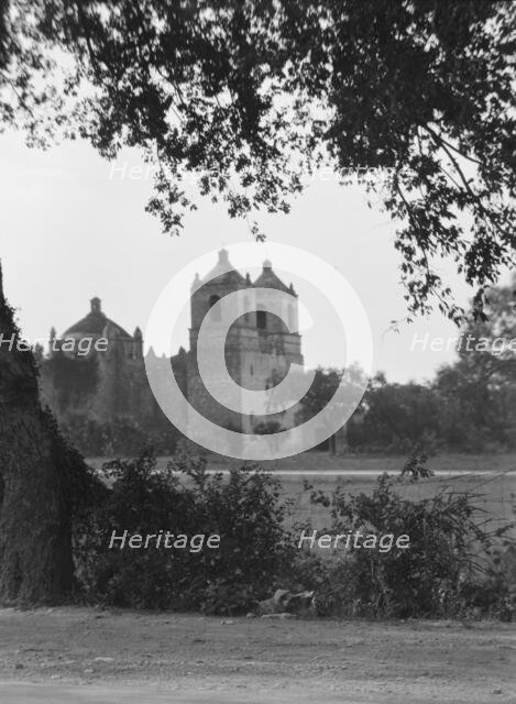 Travel views of the American Southwest, between 1899 and 1928. Creator: Arnold Genthe.