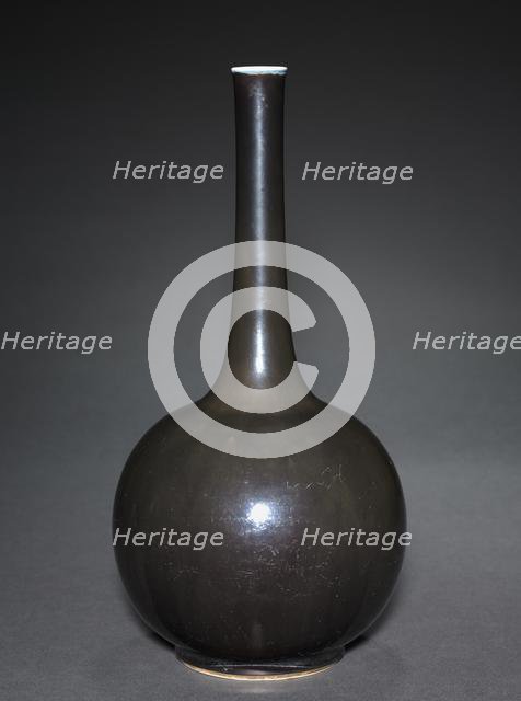 Globular Vase, 1644-1912. Creator: Unknown.