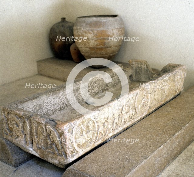Caliphal art bassin, carved in pink marble of Buixcarró, found in the drinking trough next to the…