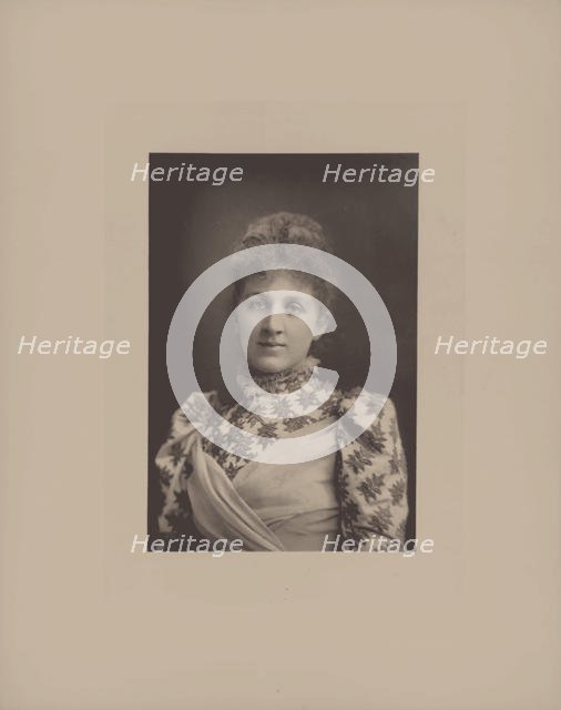 Portrait of the pianist and composer Liza Lehmann (1862-1918). Creator: Photo studio W. & D. Downey, London  .