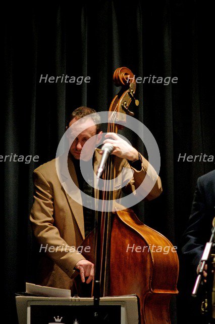 Oli Hayhurst, Watermill Jazz Club, Dorking, Surrey, Jan 2016. Artist: Brian O'Connor.