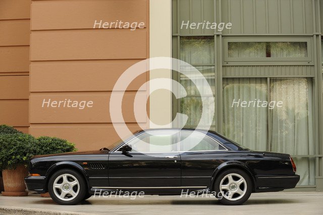 Bentley Continental 2001. Artist: Simon Clay.