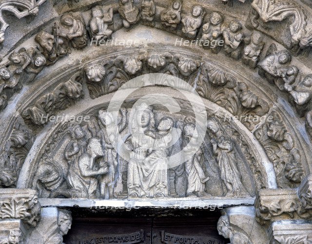 Church of Santa Maria de Azogue, detail of the Sculptures of the tympanum with the image of the V…