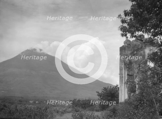 Travel views of Cuba and Guatemala, between 1899 and 1926. Creator: Arnold Genthe.