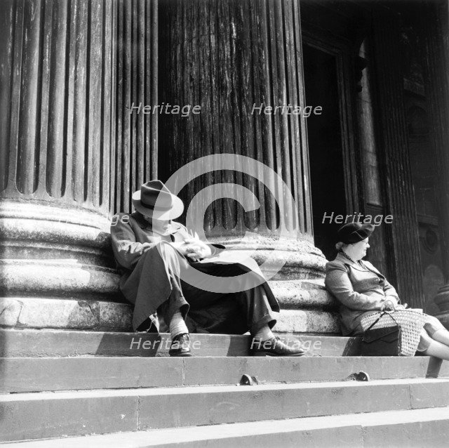 Outside London University, 1952. Artist: Henry Grant