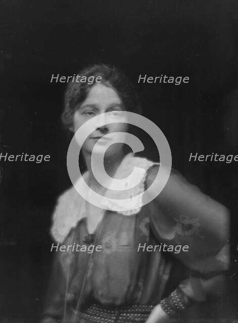 Baldwin, Kathryn, Miss, portrait photograph, between 1914 and 1916. Creator: Arnold Genthe.