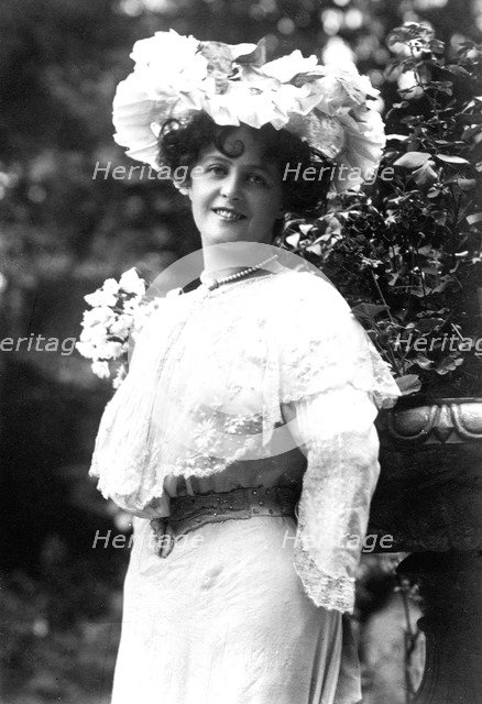 Marie Studholme (1875-1930), English actress, 1900s.Artist: J Beagles & Co