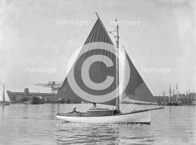 Mr Spencer's sailing boat, 1921. Creator: Kirk & Sons of Cowes.