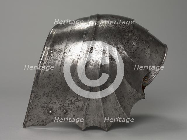 Pair of Gothic Fan-Shaped Pauldron (right), c. 1485-1500. Creator: Antonio Missaglia (Italian, 1416/17-1495/96).