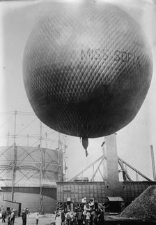 Assman's Balloon, between c1910 and c1915. Creator: Bain News Service.