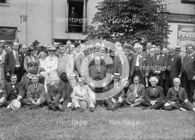 League To Enforce Peace - Group., William H. Taft in Center, 1916. Creator: Harris & Ewing.