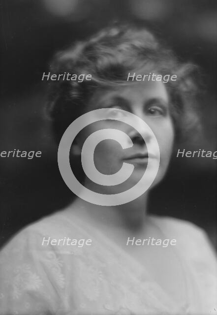Powellson, Miss, portrait photograph, 1914 Apr. 20. Creator: Arnold Genthe.