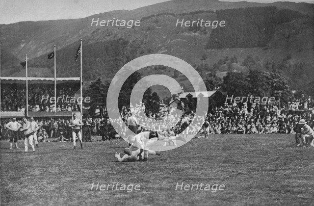 'Hexham Clarke Felling His Opponent', c1902, (1903). Artist: W Baldry.