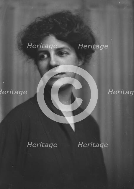 Cox, Miss, portrait photograph, 1916 Mar. 31. Creator: Arnold Genthe.