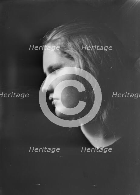 Miss Katherine Pillsbury, portrait photograph, 1919 Sept. 29. Creator: Arnold Genthe.