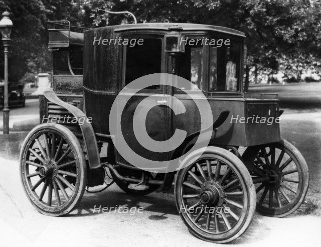 A Columbia Electric car, c1899. Artist: Unknown