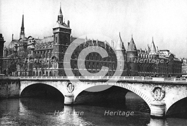 View of the Courts of Justice and the Pont Neuf from the River Seine, Paris, 1931.Artist: Ernest Flammarion