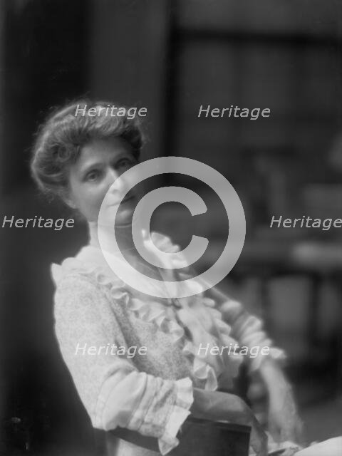 Hughes, Charles, Mrs., portrait photograph, 1916 June 16. Creator: Arnold Genthe.