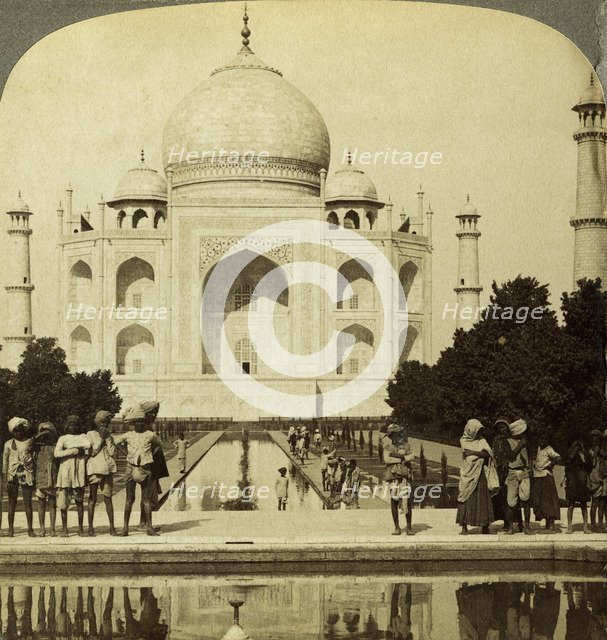 Taj Mahal, Agra, Uttar Pradesh, India.Artist: Underwood & Underwood