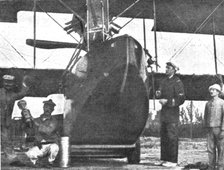 'Aviateurs; L'enseigne de vaisseau Jean Roulier donnant ses derniers ordres', 1916. Creator: Unknown.