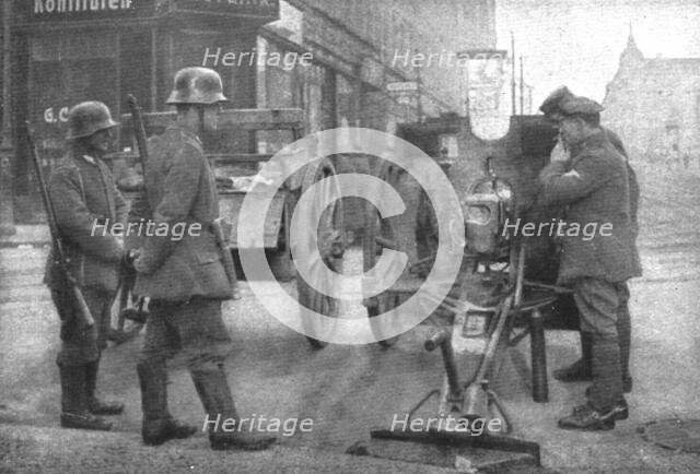 'La Nouvelle Europe; les elections Allemandes; l'ordre assure dans la rue par l'artillerie..., 1919. Creator: Unknown.