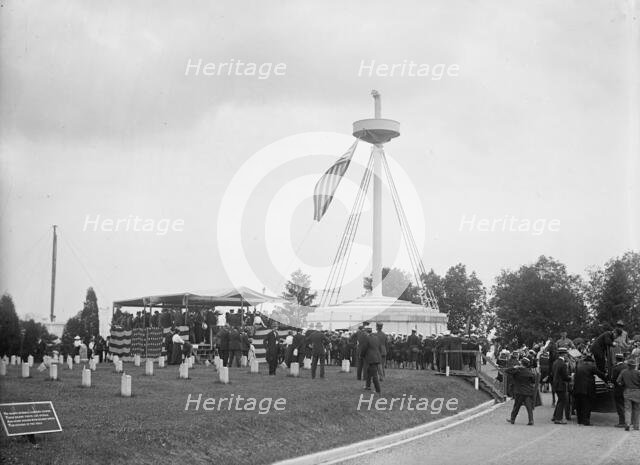 Maine Memorial Dedication, February 15, of Memorial in Arlington National Cemetery..., Feb 1915. Creator: Harris & Ewing.