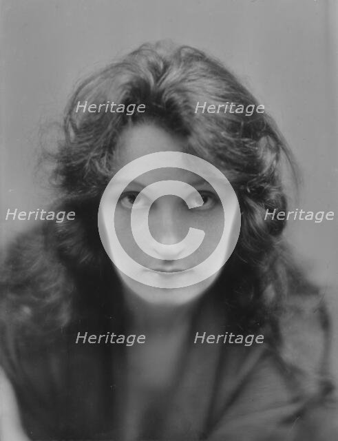 Palmer, May, Miss, portrait photograph, 1916. Creator: Arnold Genthe.