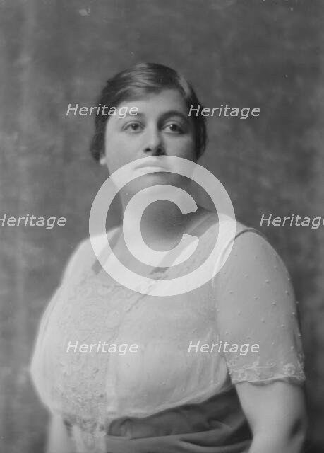 Ernst, M., Mrs., portrait photograph, 1915 May 1. Creator: Arnold Genthe.