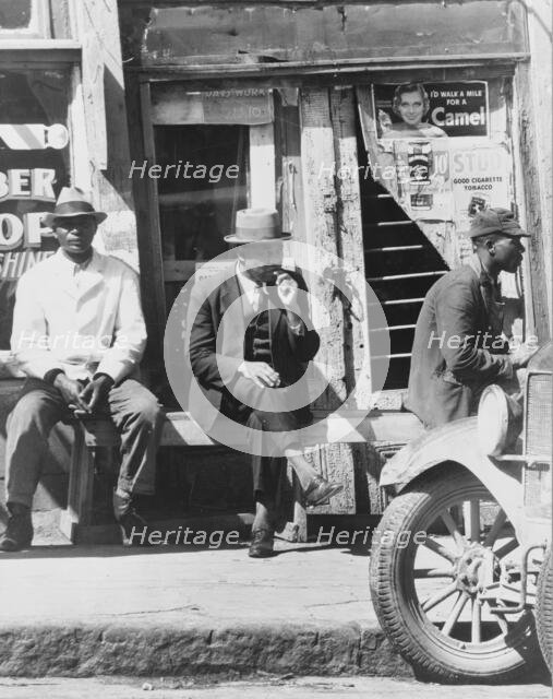 Vicksburg, Mississippi, Negroes, 1936. Creator: Walker Evans.