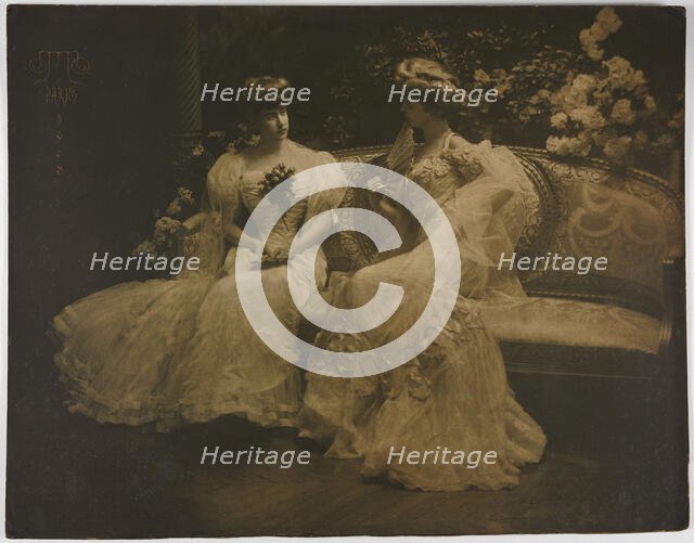 Portrait de la comtesse Greffulhe (1860-1952) et de sa fille Elaine, 1908. Creator: Wegener; Otto (1849-1924).