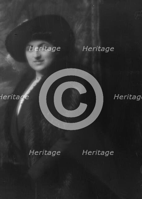 Unidentified woman, possibly Baroness Huard or Mrs. Francis Wilson, portrait photograph, ca. 1912. Creator: Arnold Genthe.