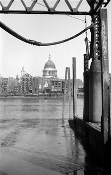The River Thames and St Paul's Cathedral, London, c1945-c1965. Artist: SW Rawlings